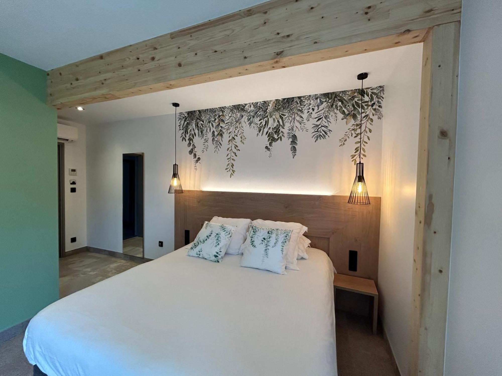 Les Orchidees , Hotel & Restaurant Verdun-sur-Meuse Ngoại thất bức ảnh