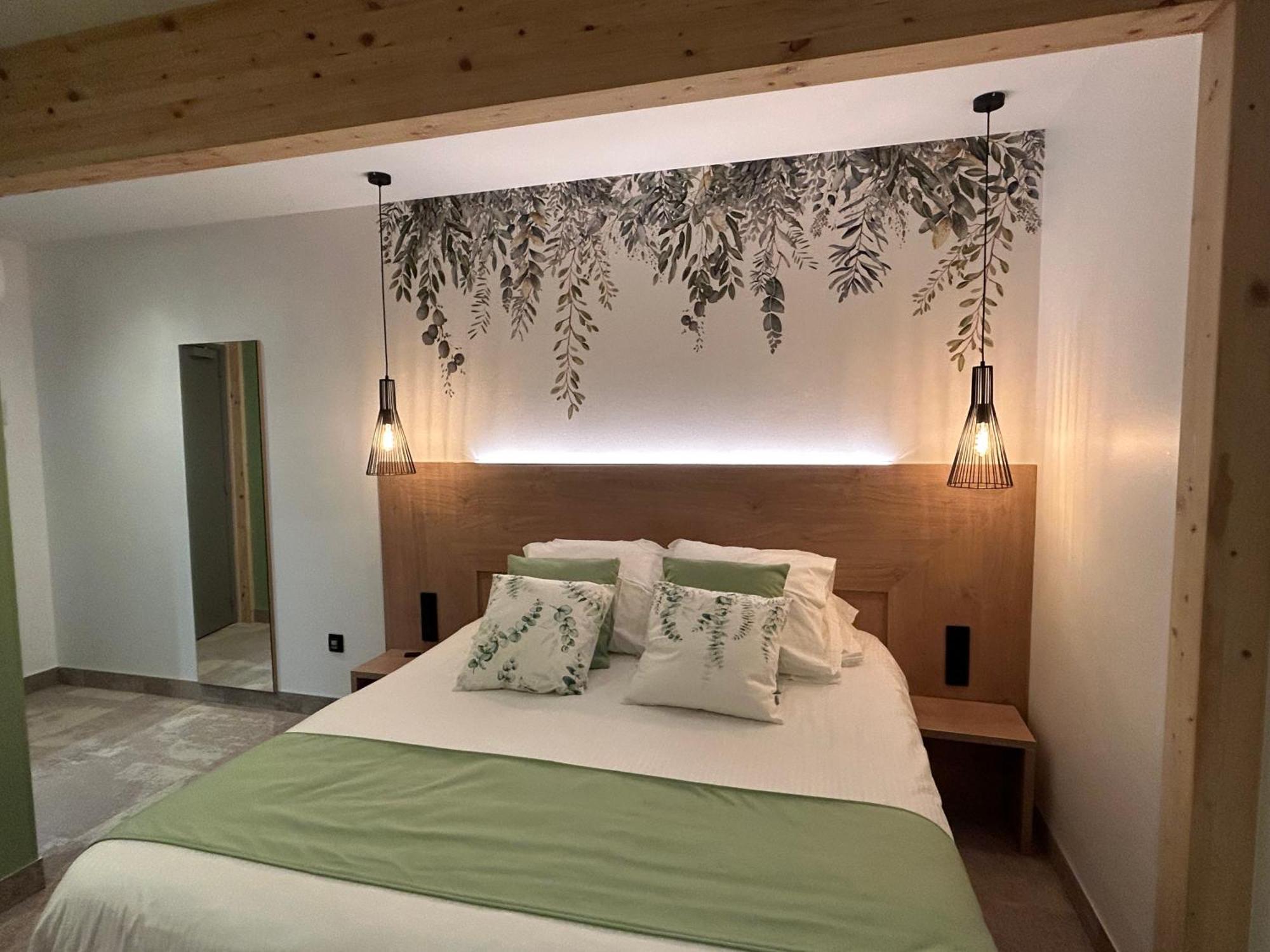 Les Orchidees , Hotel & Restaurant Verdun-sur-Meuse Ngoại thất bức ảnh